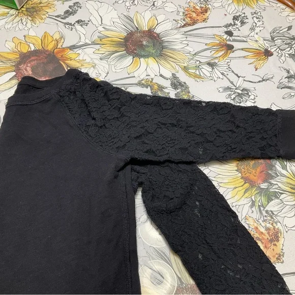 3x$20
Hollister shirt size medium blue - Picture 11 of 13